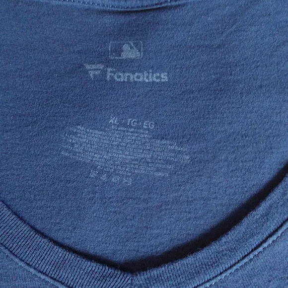 Ladies XL  V- neck t-shirt Milwaukee Brewers ,Fanatics brand. - Picture 3 of 6